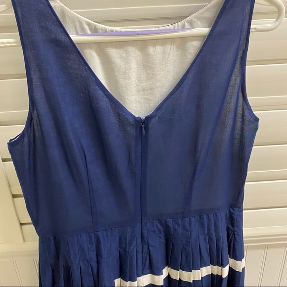 Talbots Fit and Flare Dress with lining, Talbots Size 8 (Medium). Sleeveless - Picture 6 of 11